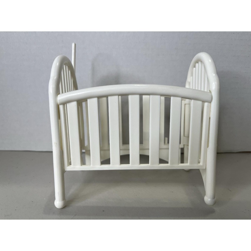 Vtg 1994 Barbie Mattel Plastic White‎ Baby Crib.